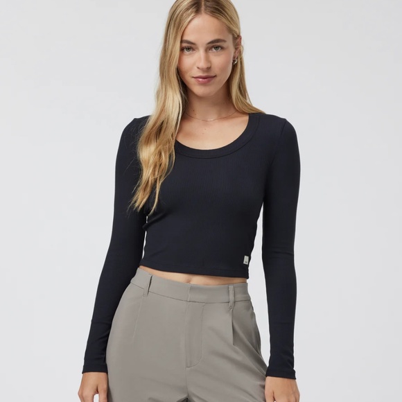 Vuori Women's Long Sleeve Pose Scoop Tee Black Size medium - Picture 1 of 14
